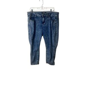 Torrid Womens Denim Distressed Blue Wash Cropped Jeans Size 16R